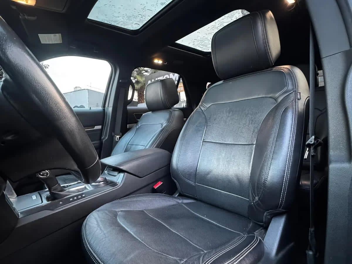 2019 Ford Explorer Negro - Miniatura 9