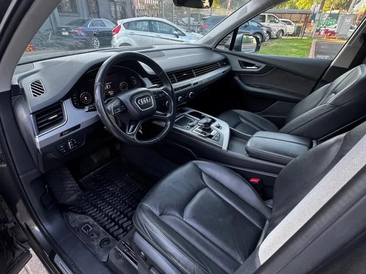 2019 Audi Q7 Gris - Miniatura 8