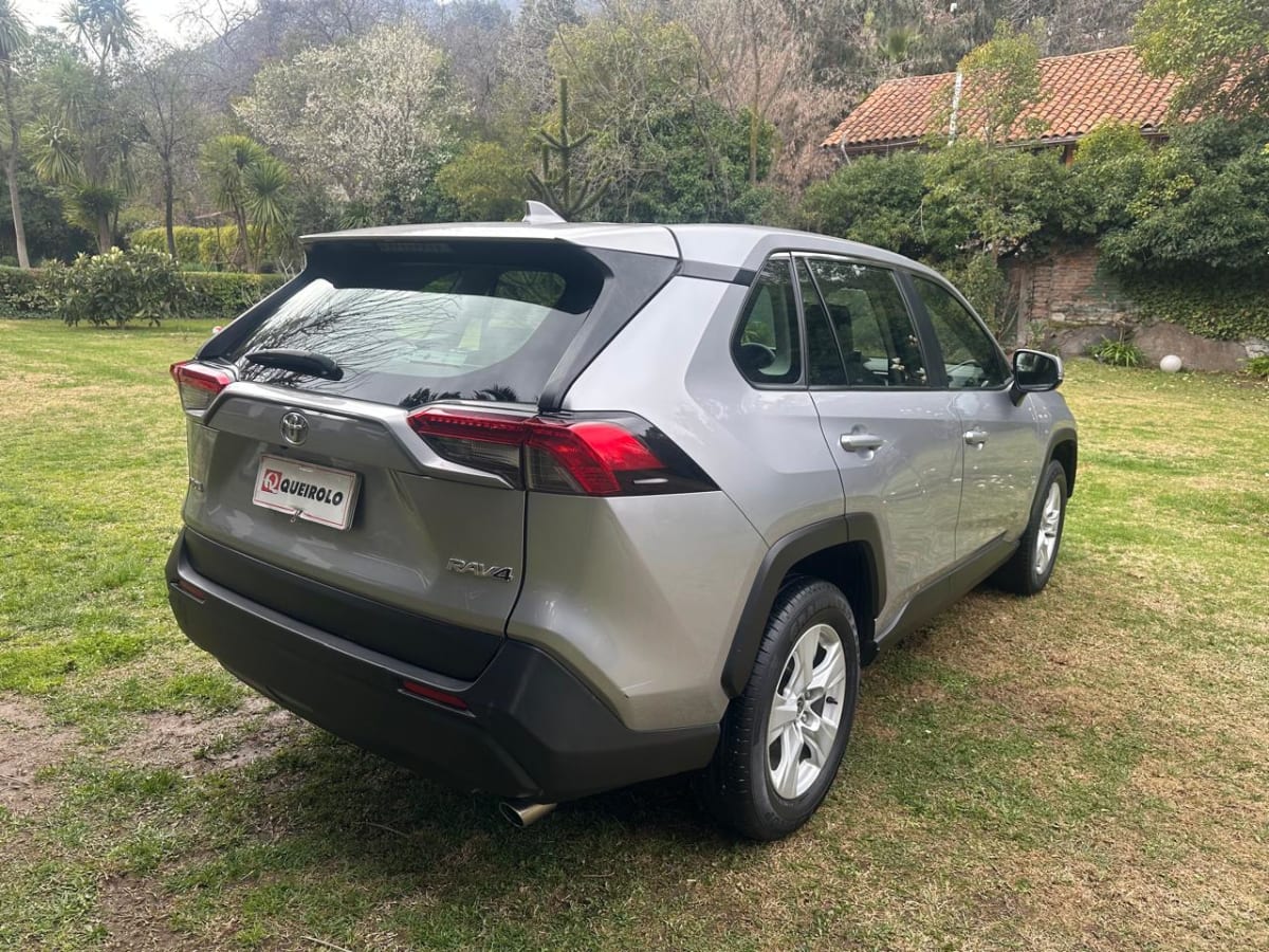 2020 Toyota RAV 2.0 Plata - Miniatura 7