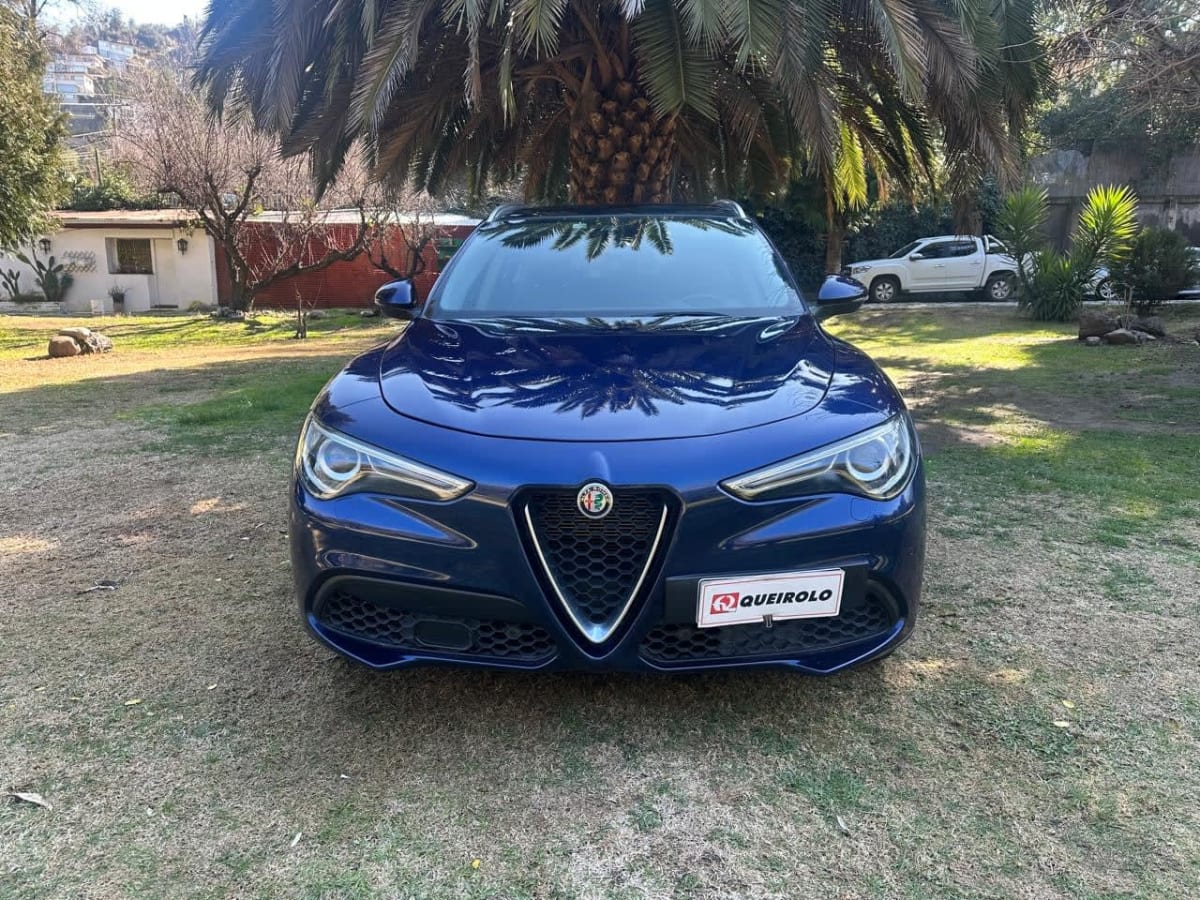 2022 Alfa Romeo Stelvio 2.0 Azul - Miniatura 3