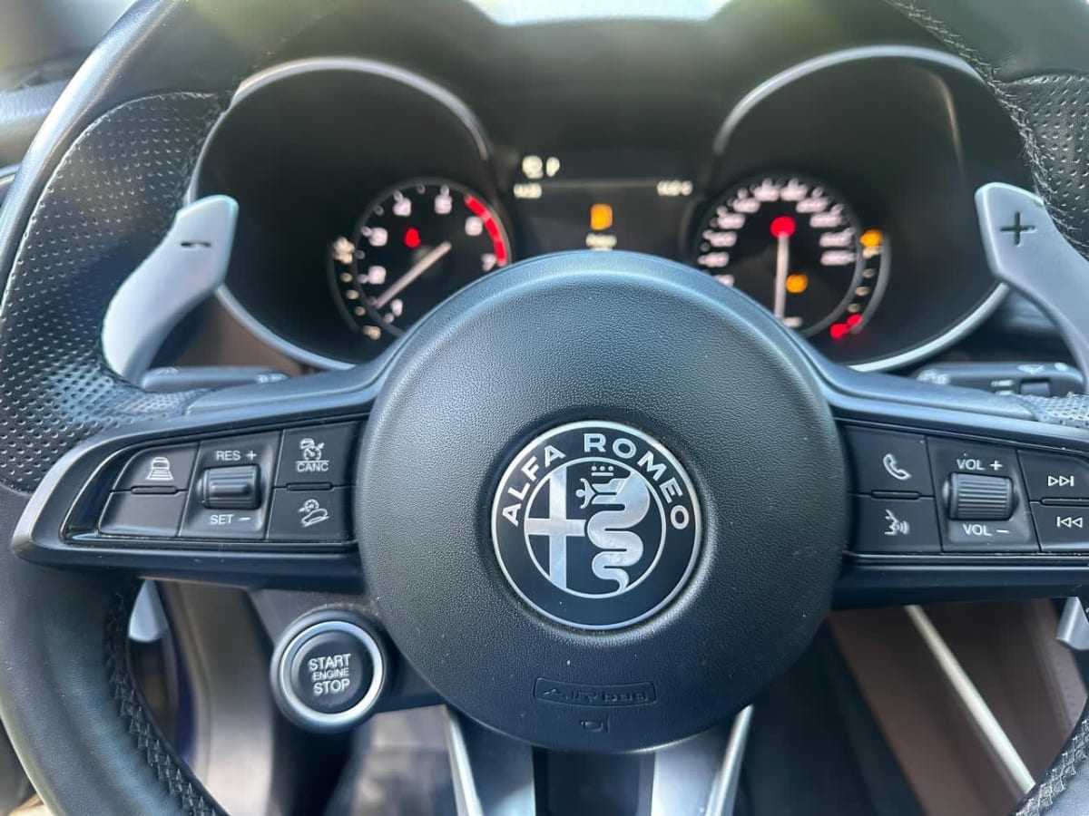 2022 Alfa Romeo Stelvio 2.0 Azul - Miniatura 9