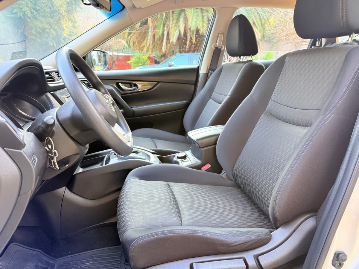 2018 Nissan Xtrail SENSE Plata - Miniatura 10