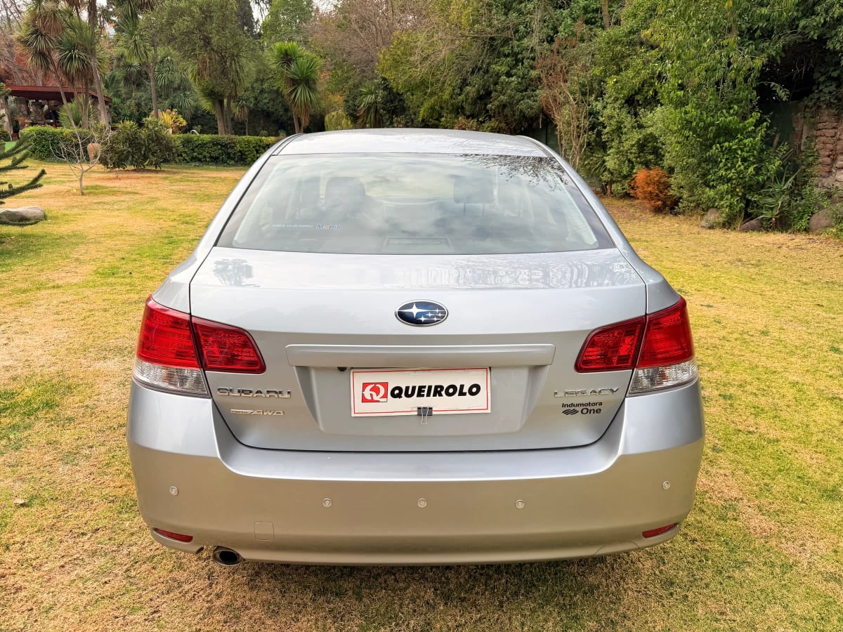 2014 Subaru Legacy XS Plata - Miniatura 6