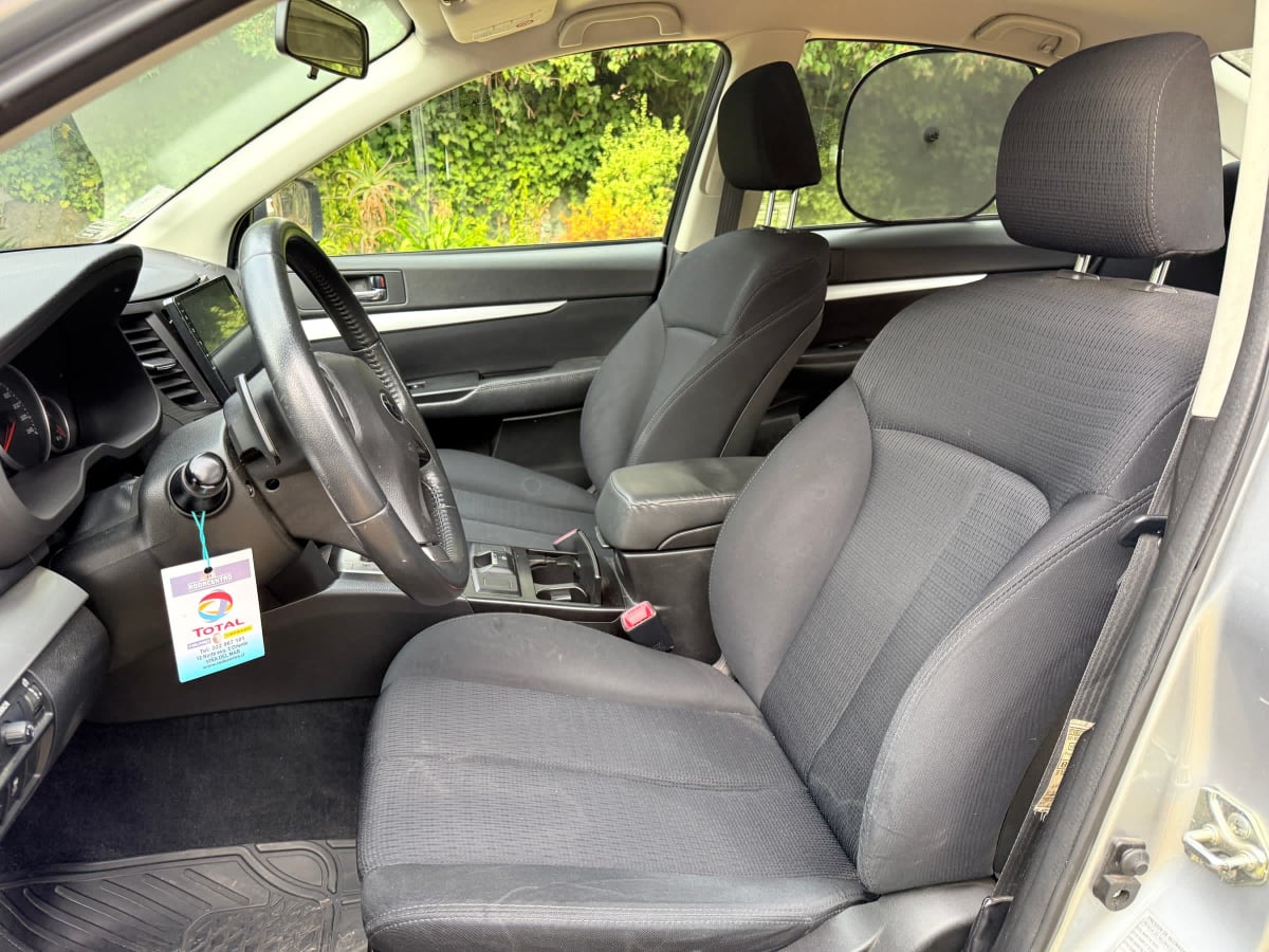 2014 Subaru Legacy XS Plata - Miniatura 9