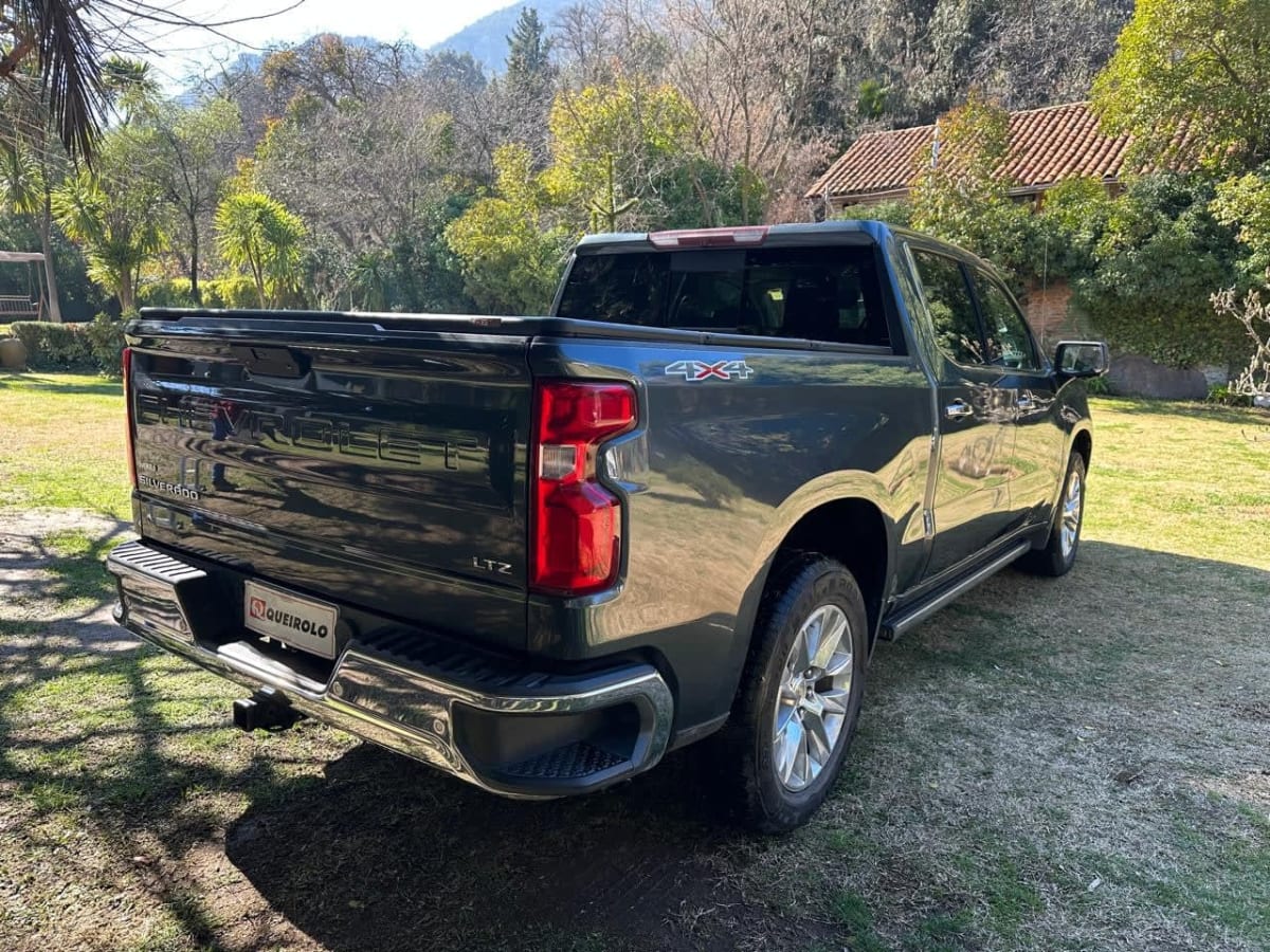 2020 Chevrolet Silverado LTZ Gris - Miniatura 7