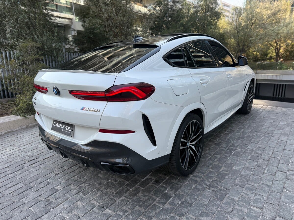 2022 BMW X6 50I Blanco - Miniatura 7