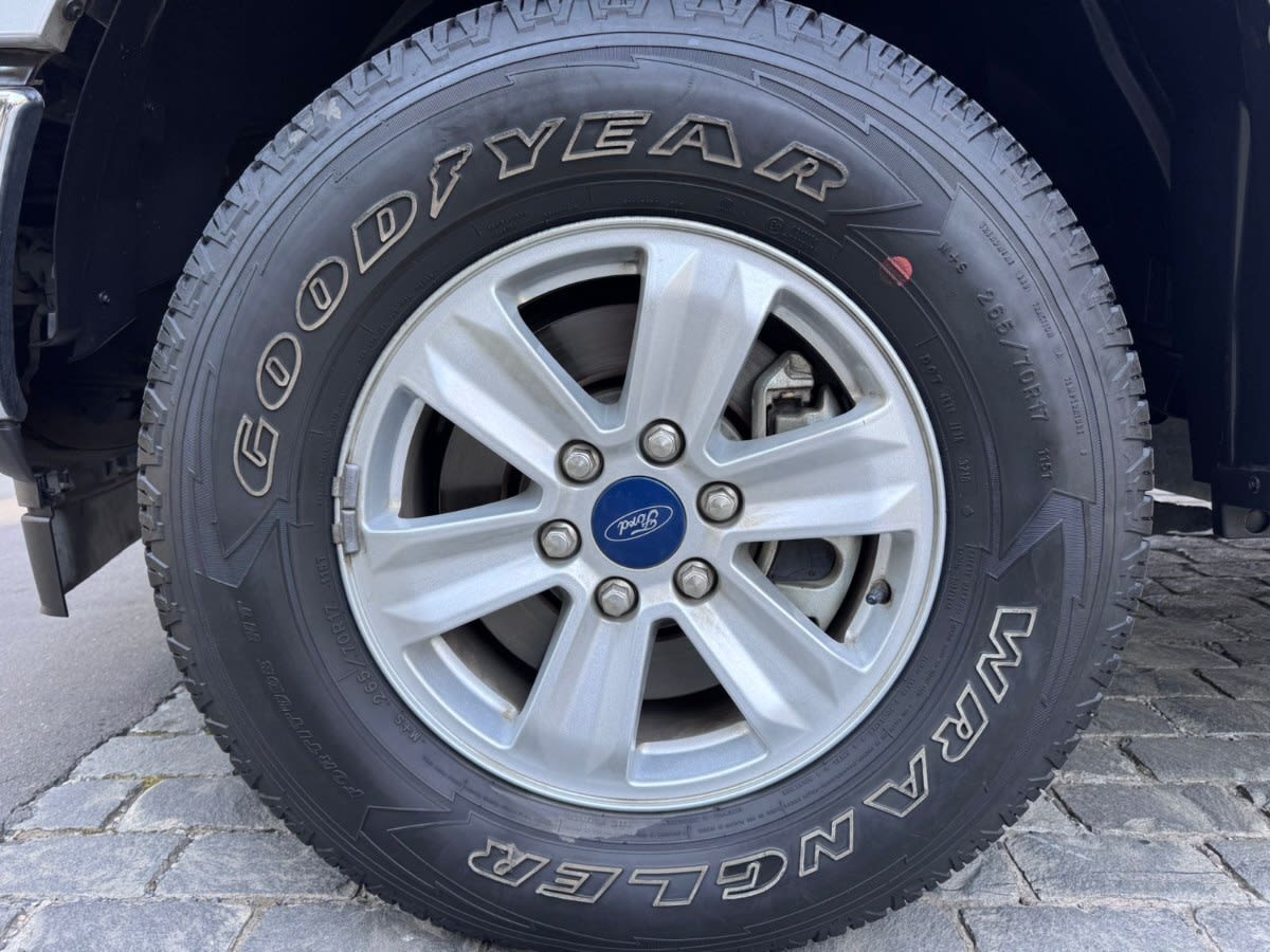 2019 FORD F 150 XLT GRISVersión - Miniatura 10