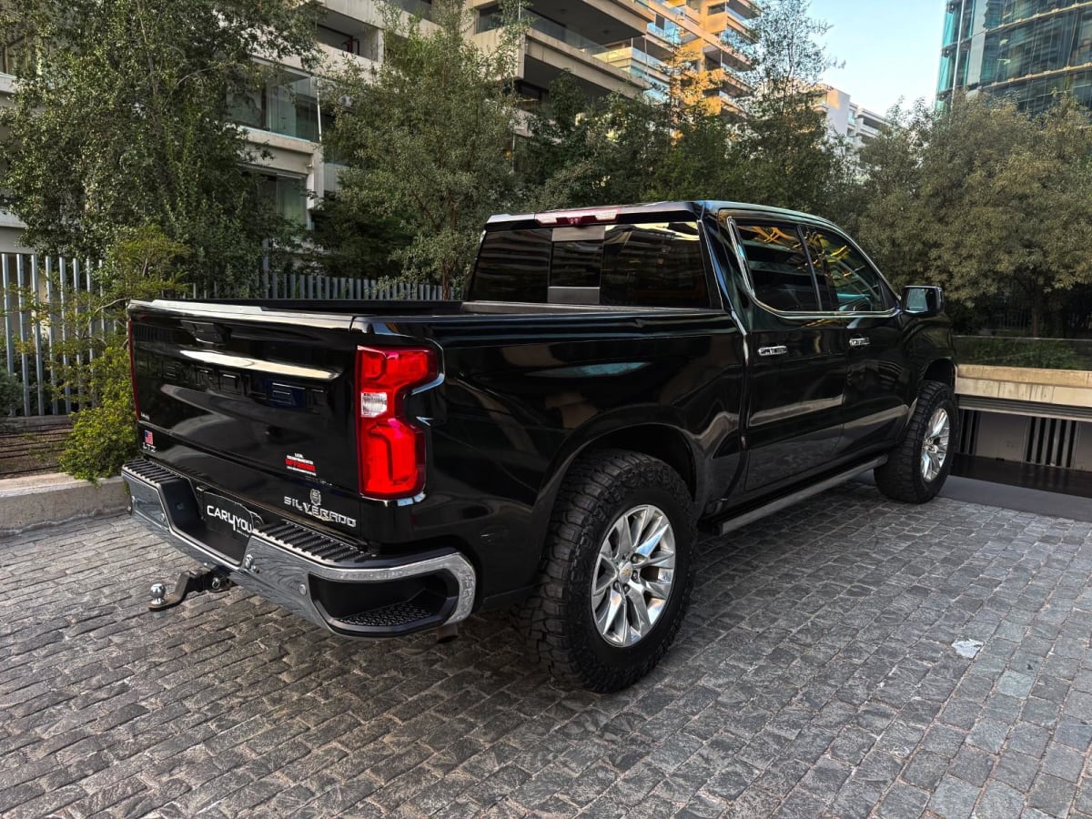 2022 Chevrolet SILVERADO LTZ Negro - Miniatura 6