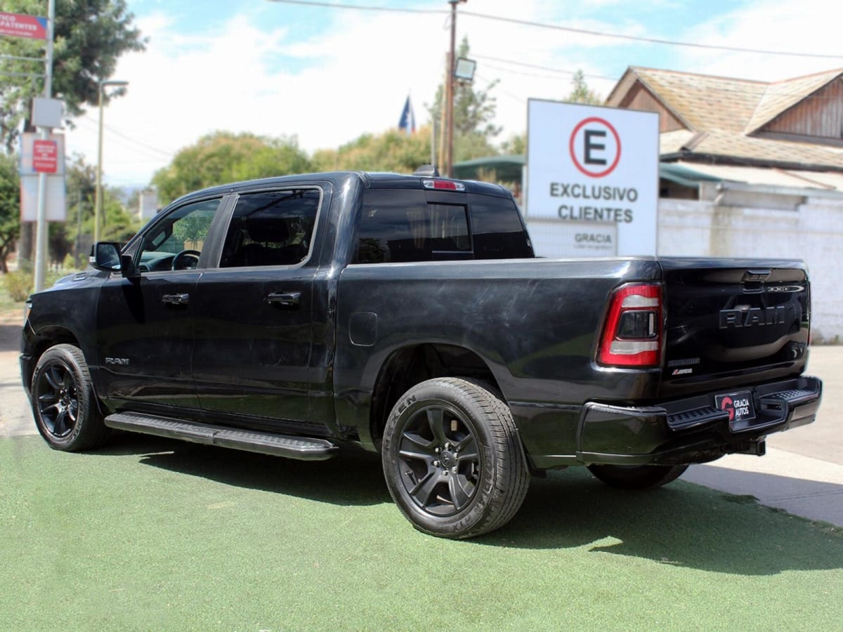 2023 Ram 1500 BIG Negro - Miniatura 10