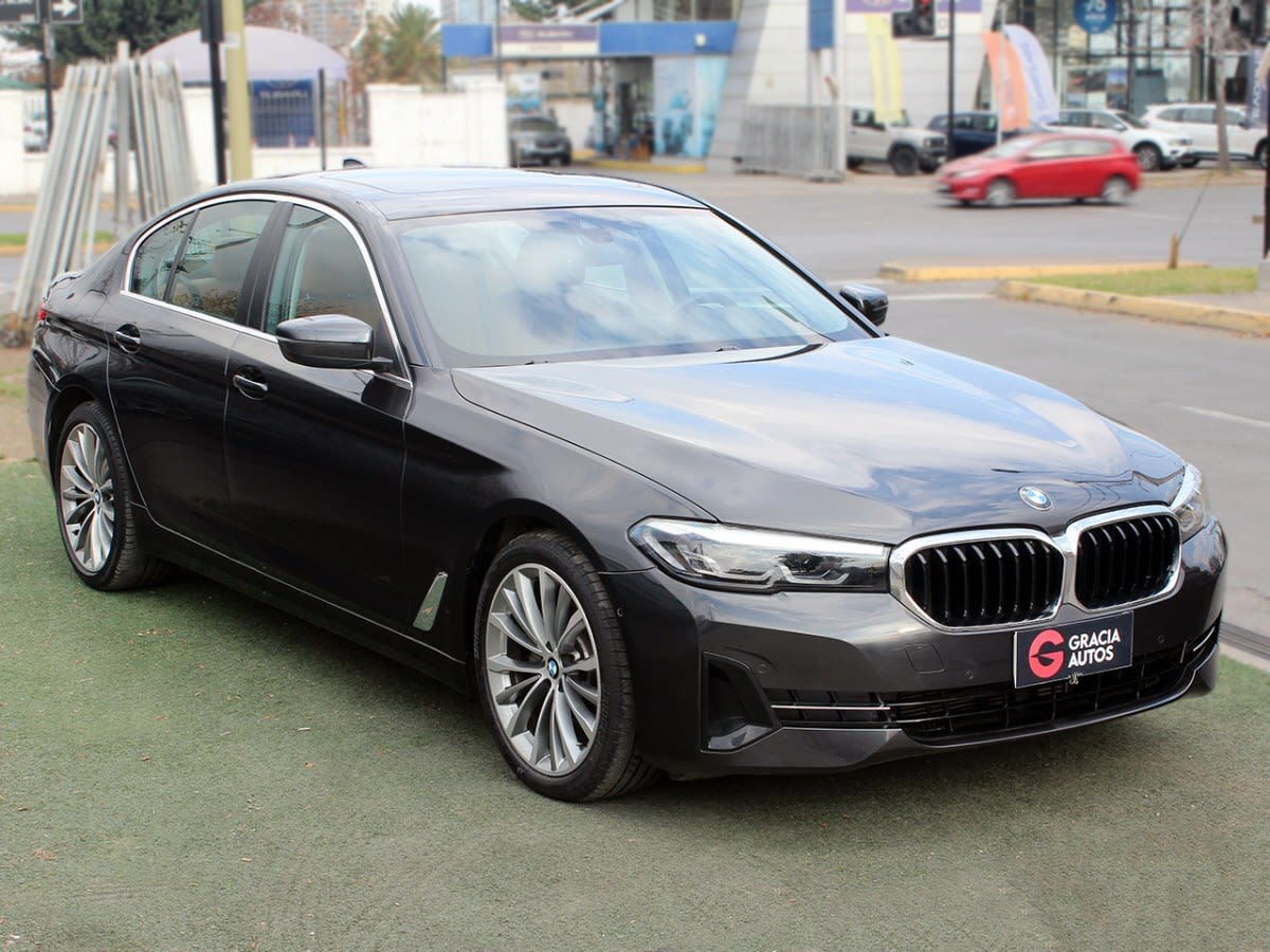 2023 BMW 520 DIESEL Gris - Miniatura 7