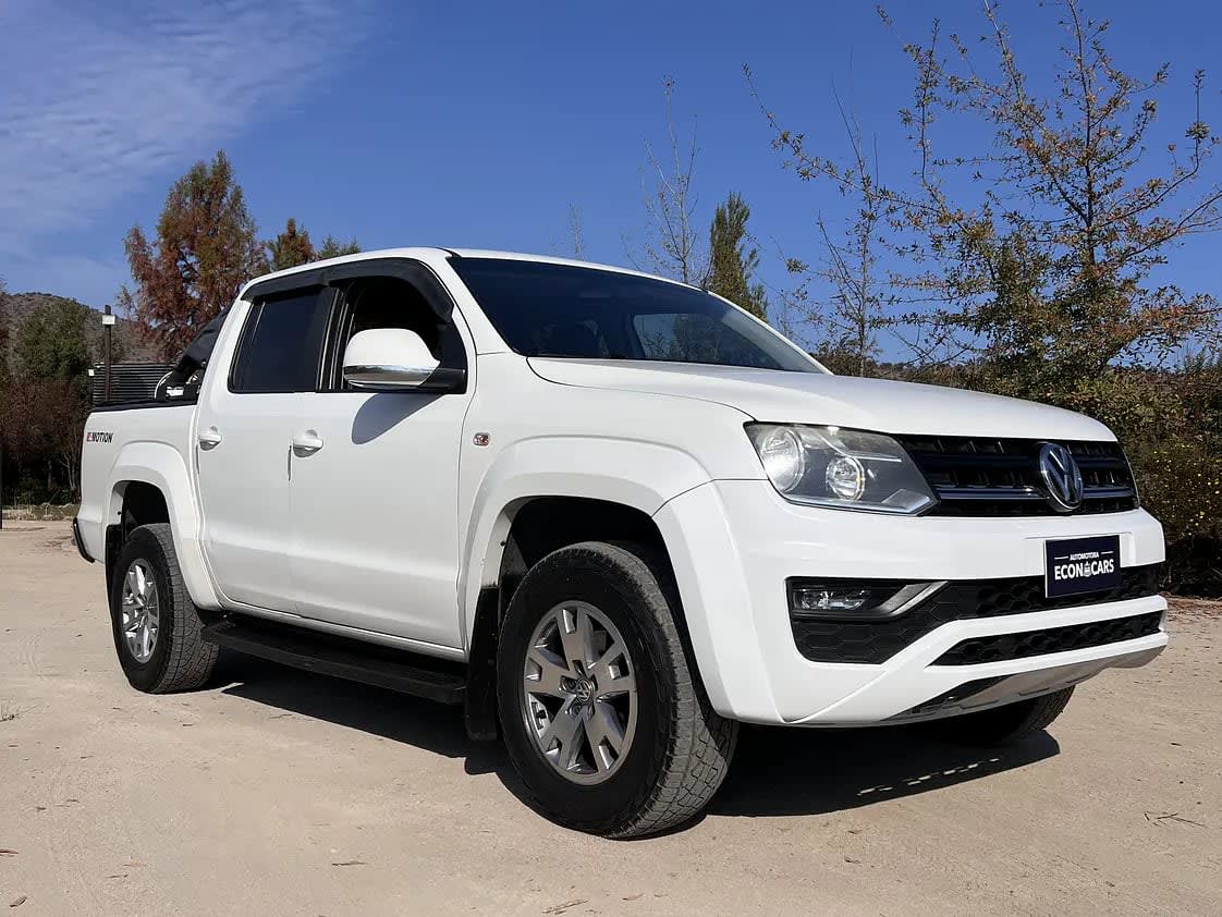 2018 Volkswagen Amarok 4x4 Negro - Miniatura 3