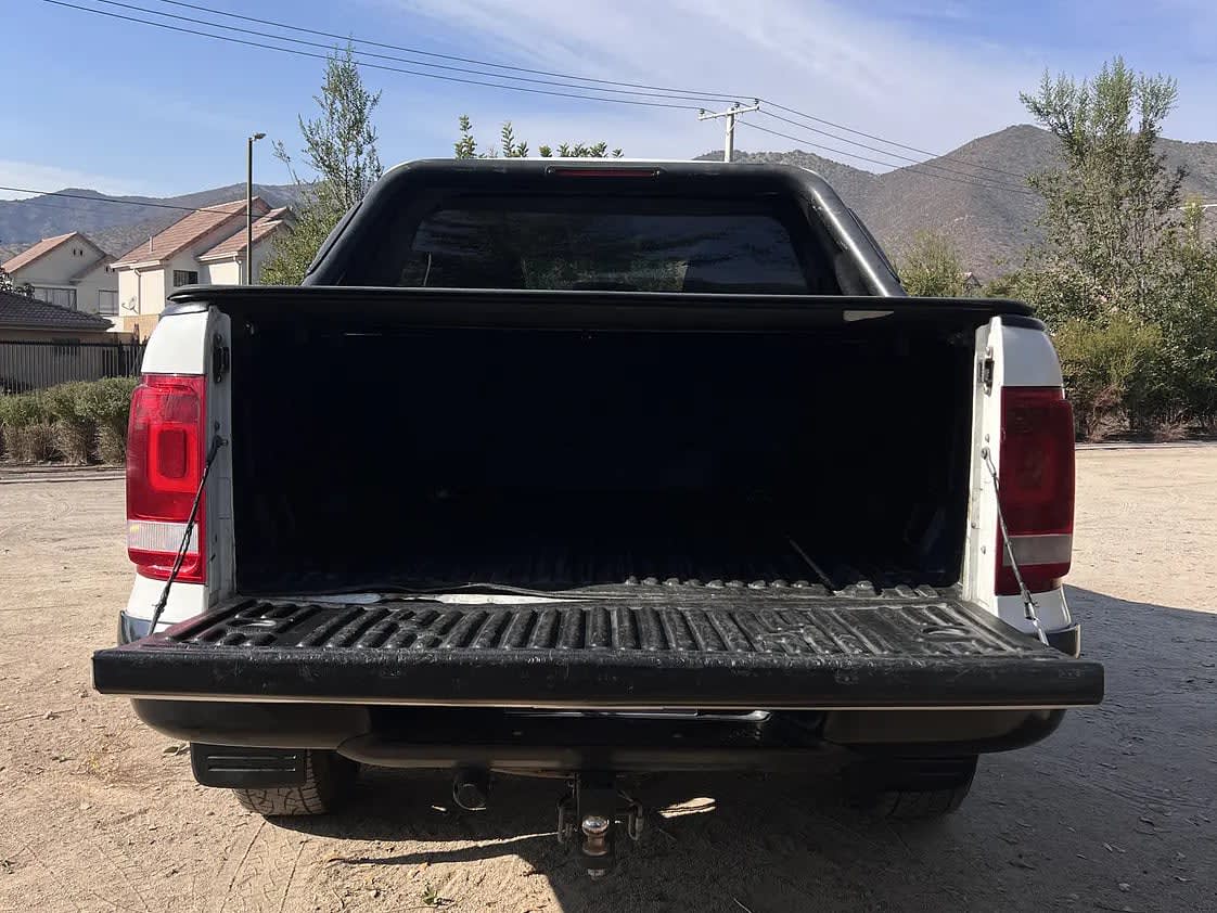 2018 Volkswagen Amarok 4x4 Negro - Miniatura 7