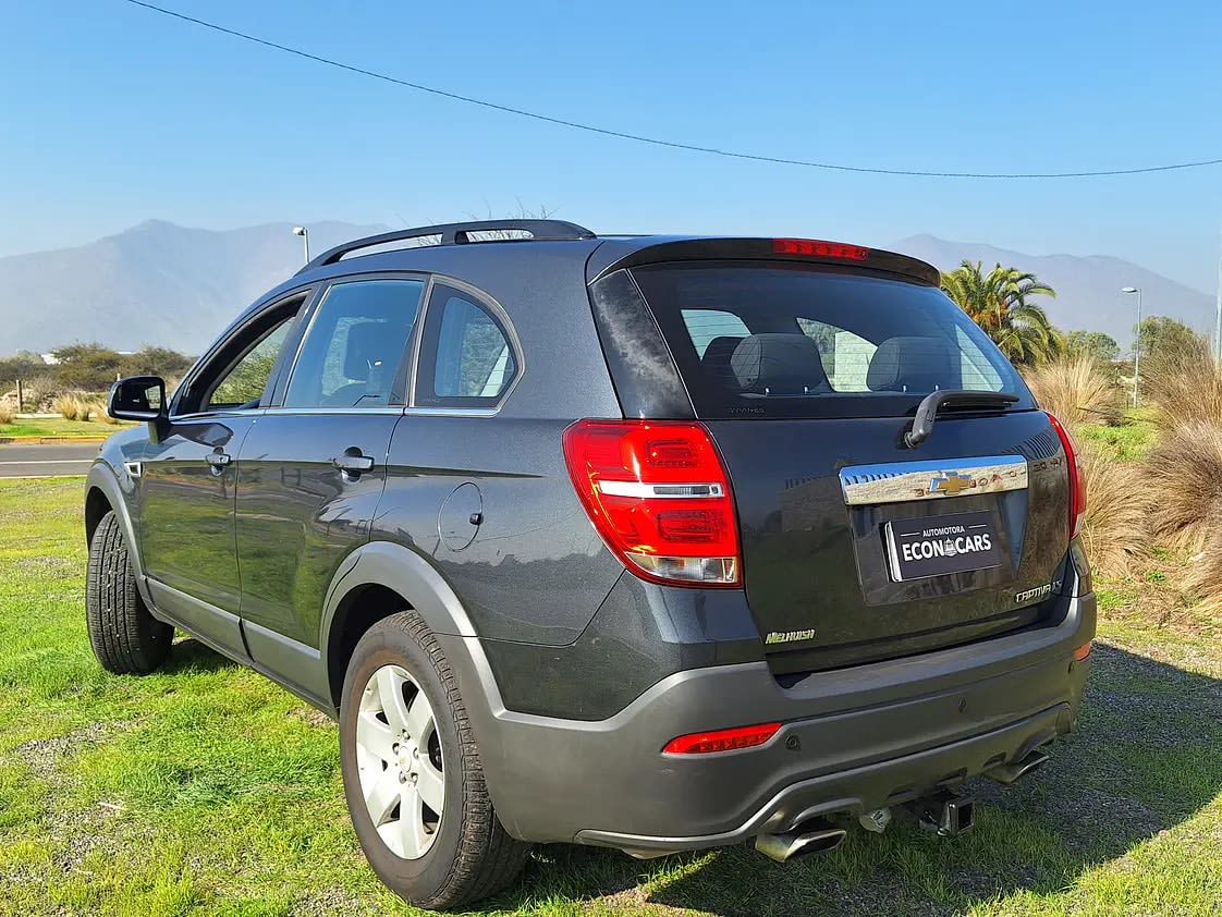 2017 Chevrolet Captiva LS Gris - Miniatura 2