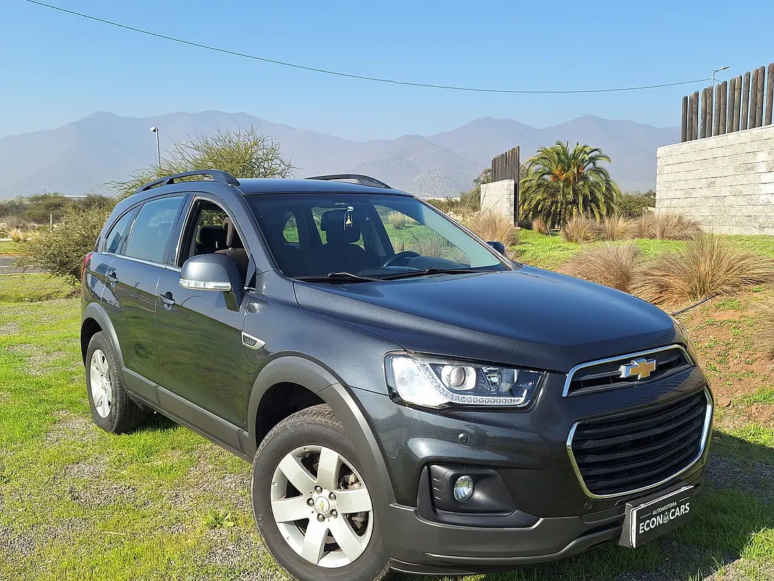 2017 Chevrolet Captiva LS Gris - Miniatura 8