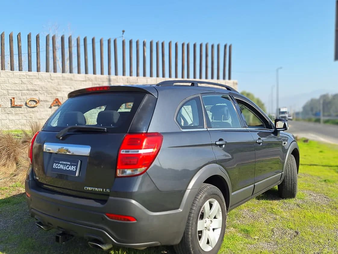 2017 Chevrolet Captiva LS Gris - Miniatura 9