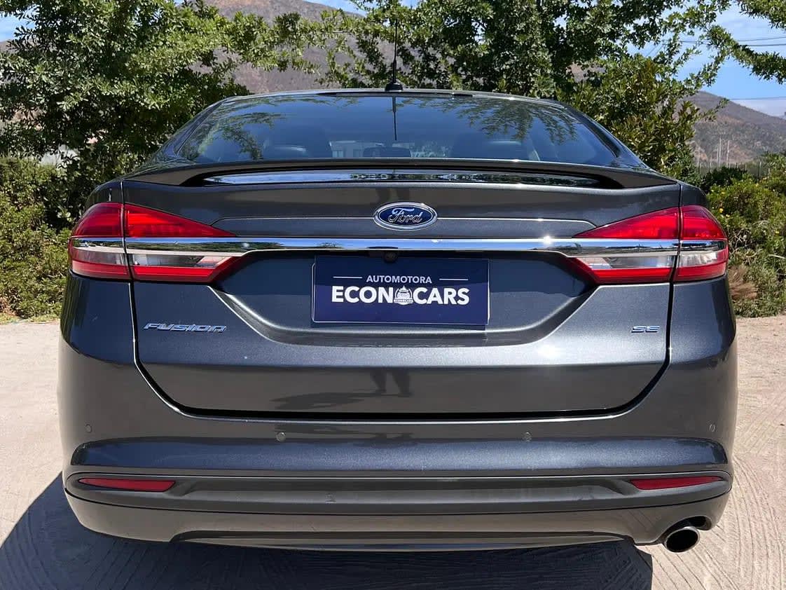 2018 Ford Fusion SE Gris - Miniatura 3