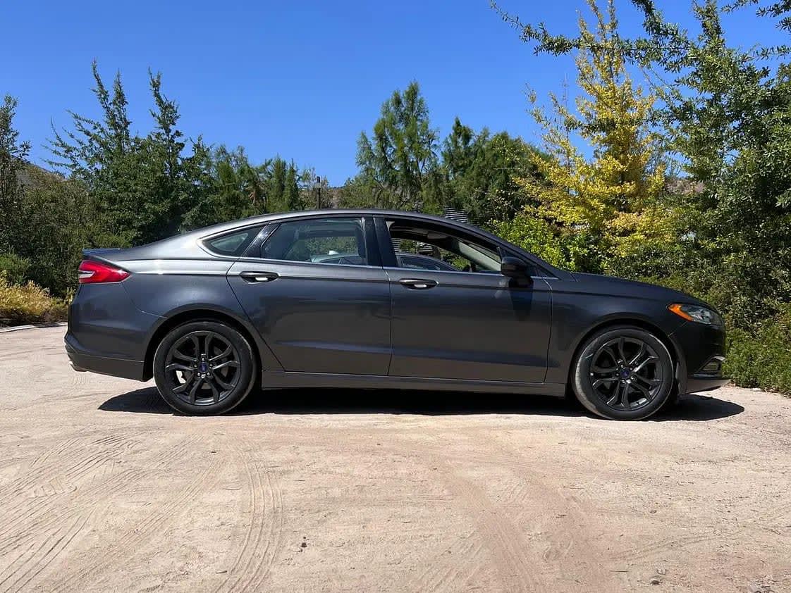 2018 Ford Fusion SE Gris - Miniatura 6