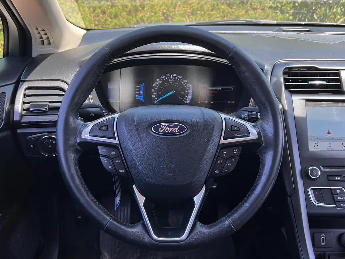 2018 Ford Fusion SE Gris - Miniatura 7