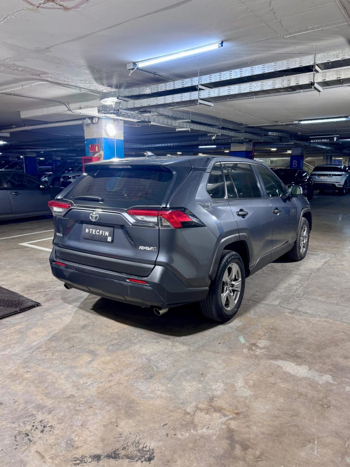 2022 Toyota Rav4 2.0 Gris - Miniatura 4