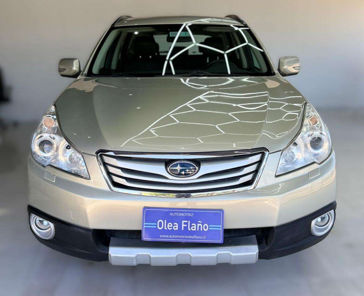 2010 Subaru OUTBACK 3.6R Dorado - Miniatura 3