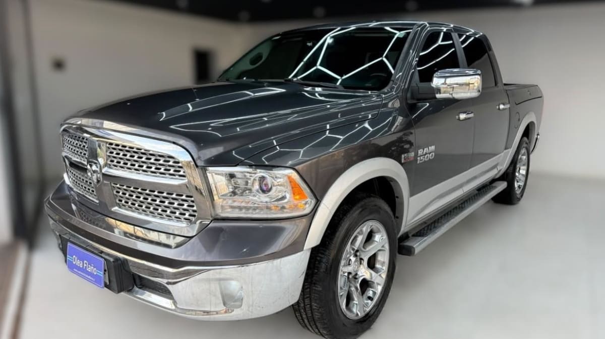 2018 RAM 1500 LARAMIE 5.7 4X4 Gris - Imagen 1