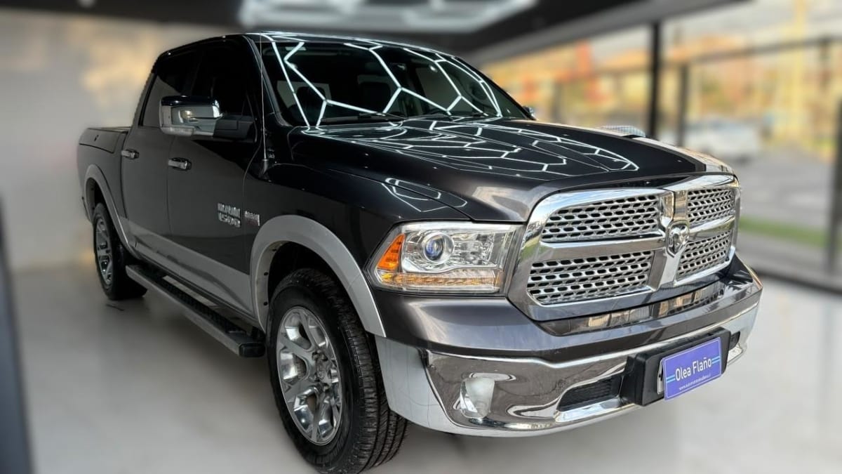 2018 RAM 1500 LARAMIE 5.7 4X4 Gris - Miniatura 3