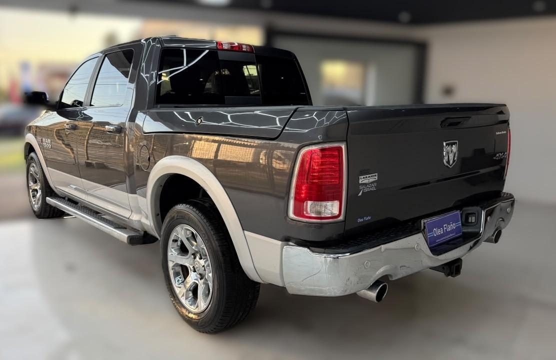 2018 RAM 1500 LARAMIE 5.7 4X4 Gris - Miniatura 8