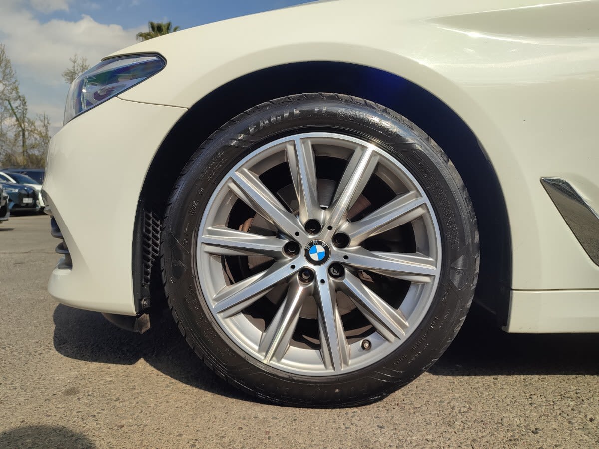 2024 BMW 520I EXECUTIVE - Miniatura 4