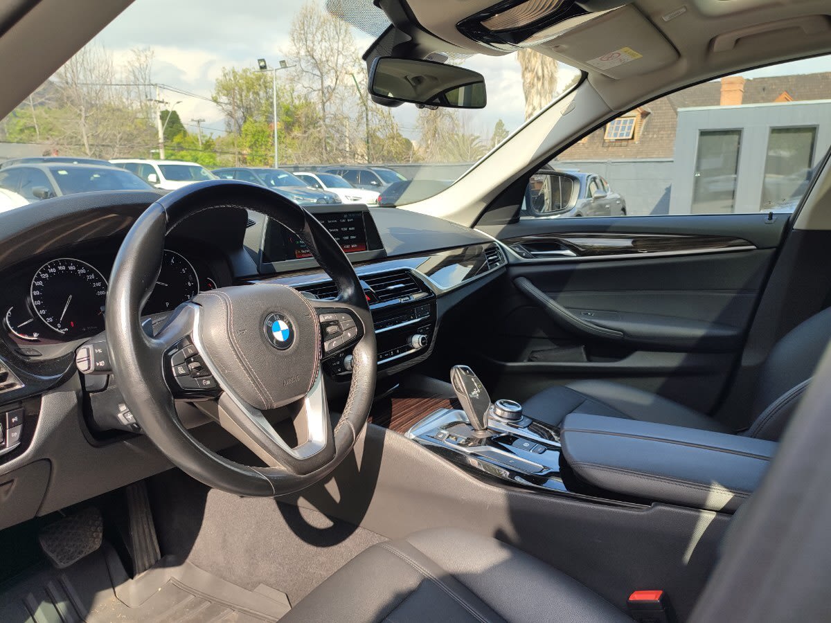 2024 BMW 520I EXECUTIVE - Miniatura 9