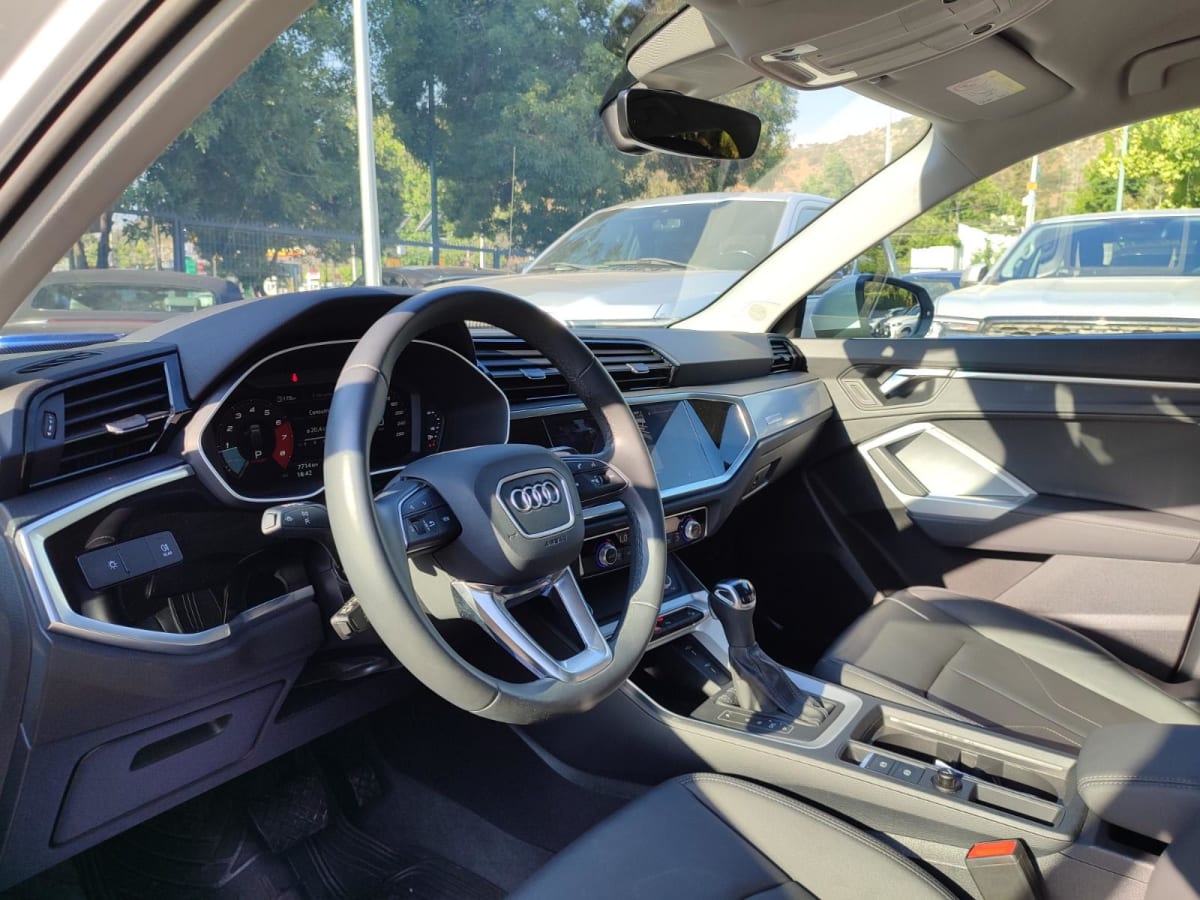 2025 Audi Q3 1.4T - Miniatura 9