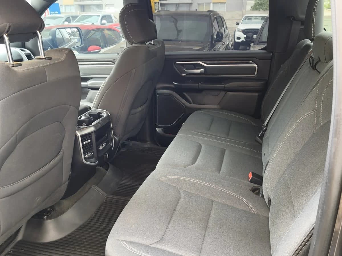 2023 RAM Ram 1500 3.9 Gris - Miniatura 10