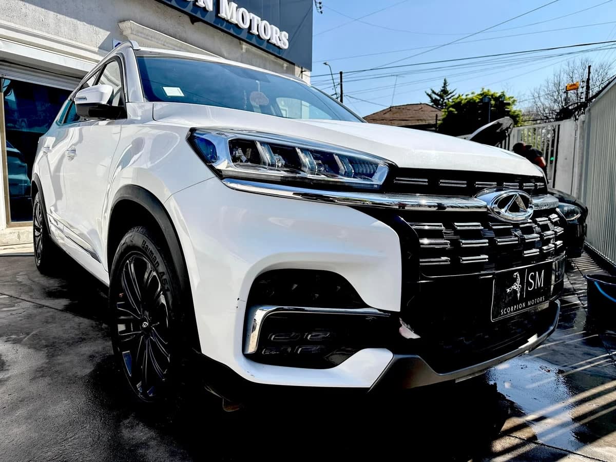 2023 Chery Tiggo 8 Blanco - Miniatura 3