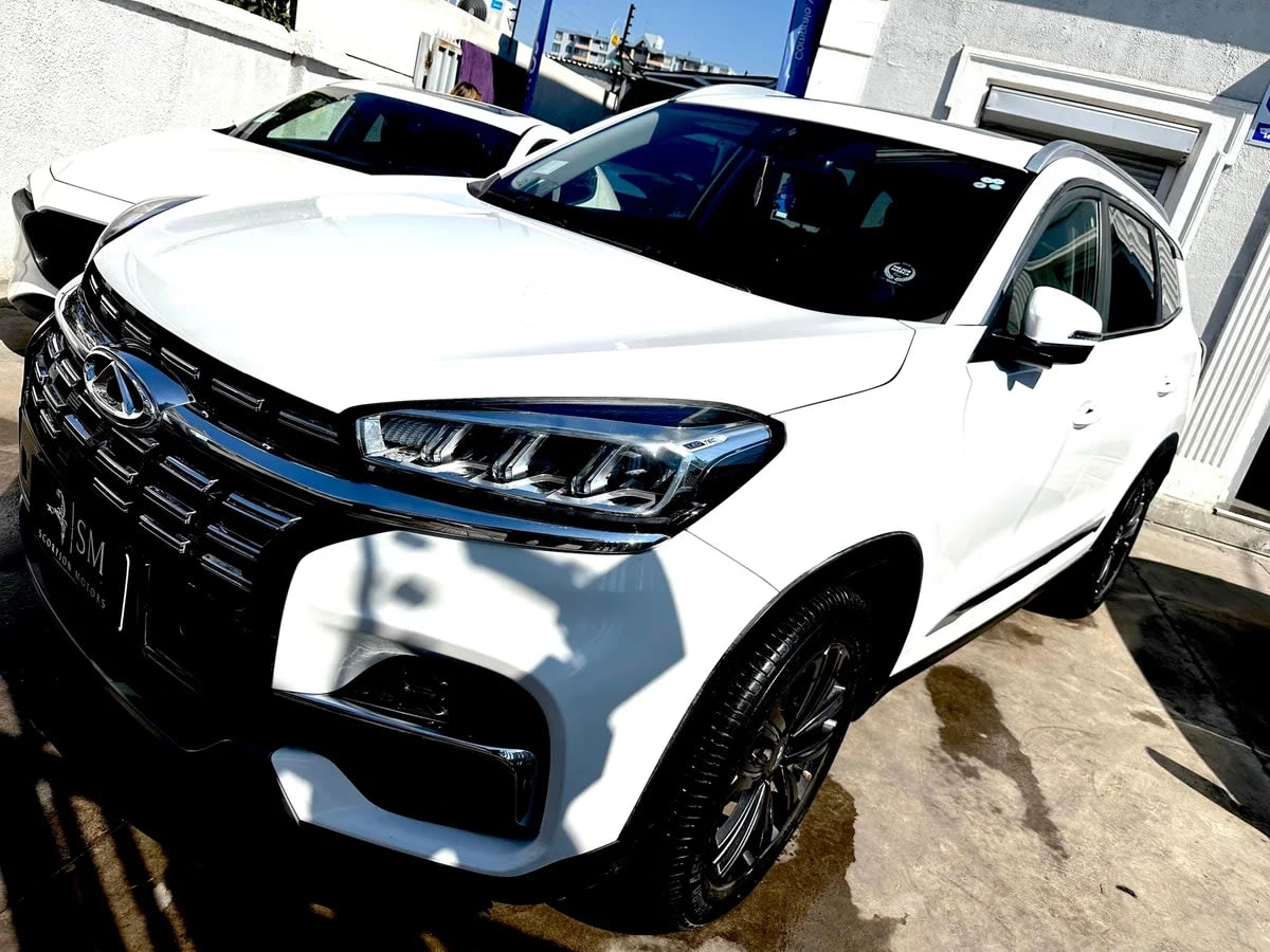2023 Chery Tiggo 8 Blanco - Miniatura 4