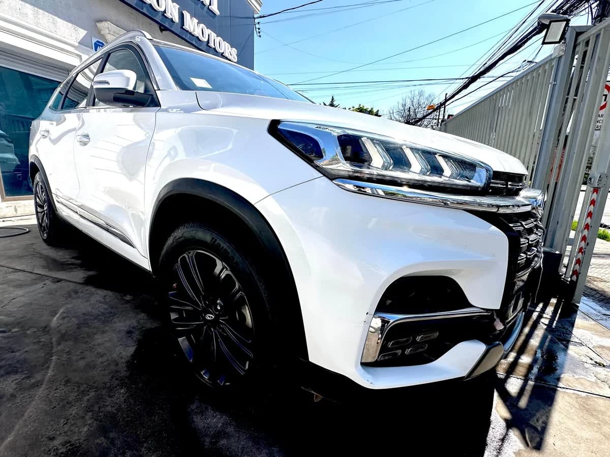 2023 Chery Tiggo 8 Blanco - Miniatura 5