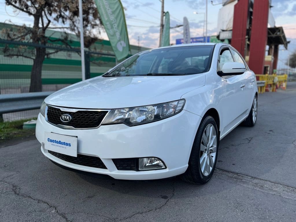 2011 KIA CERATO - Miniatura 3