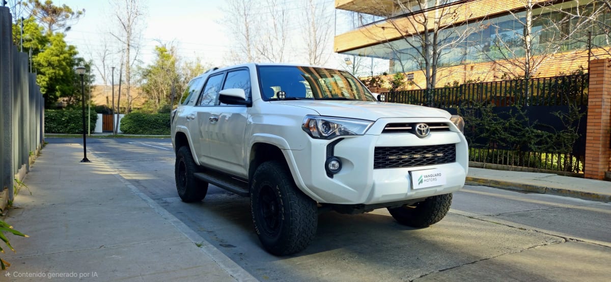 2022 Toyota 4Runner SR5 Blanco - Miniatura 3