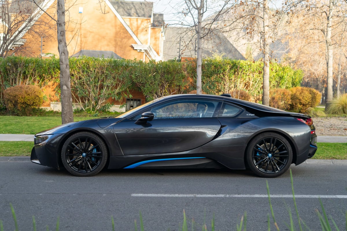 2020 BMW i8 Gris - Miniatura 3