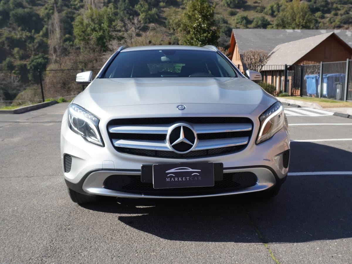2016 Mercedes-Benz Gla 200 1.6 Plata - Miniatura 2