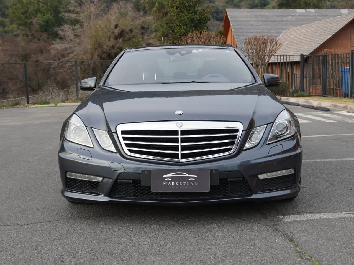 2011 Mercedes-Benz E 63 Amg Gris - Miniatura 2