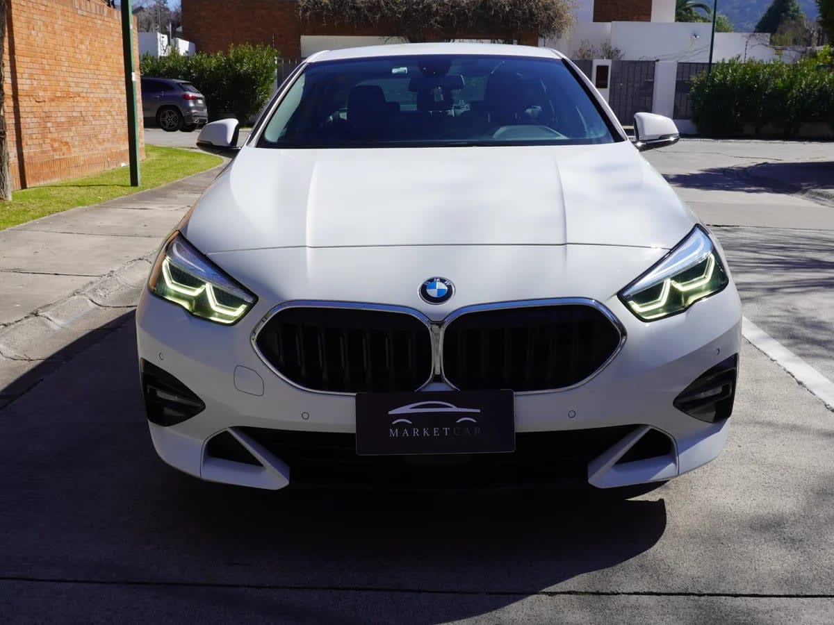 2022 BMW 218 Grand Blanco - Miniatura 2