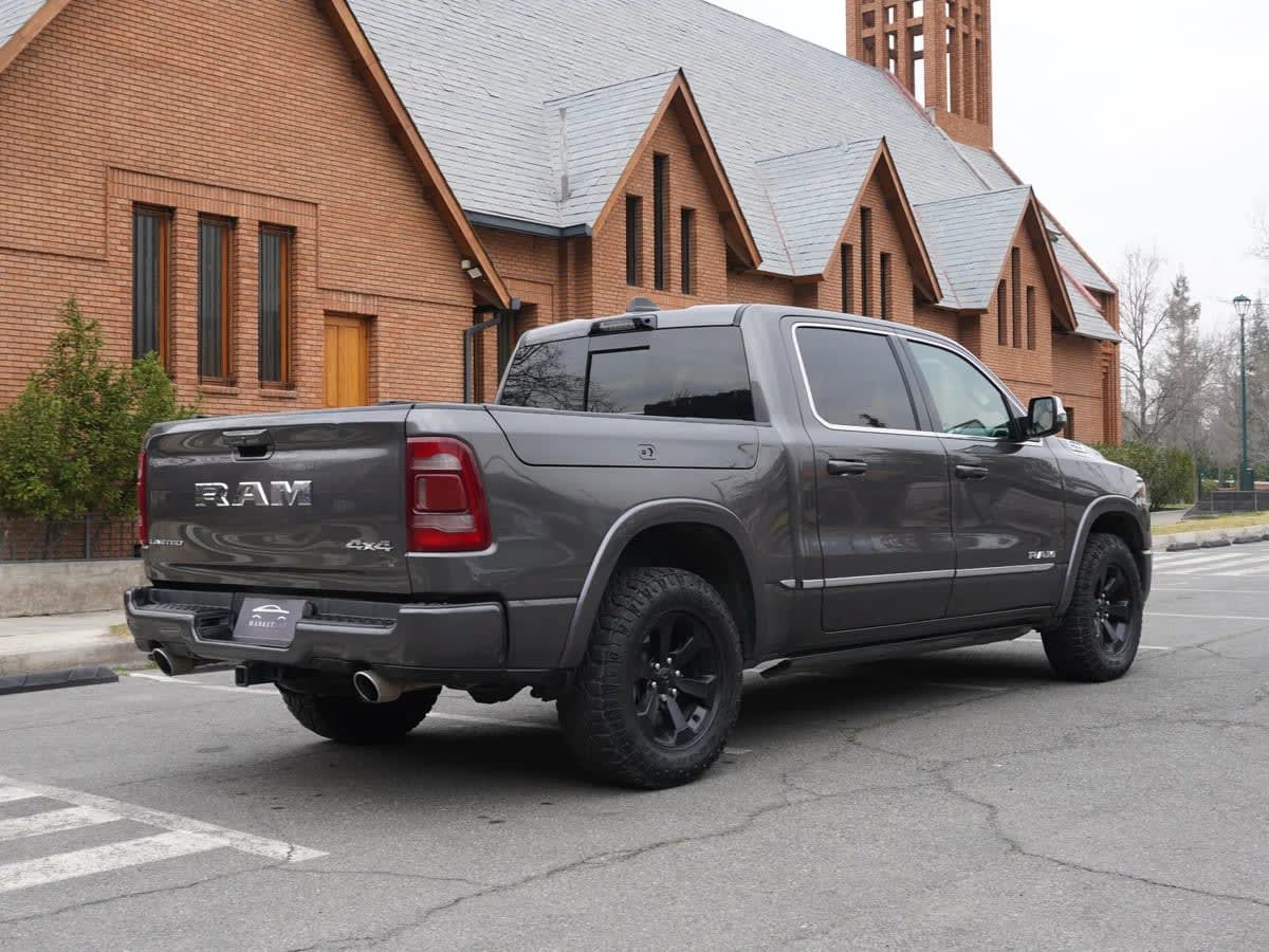 2023 RAM 1500 Limited Gris - Miniatura 5