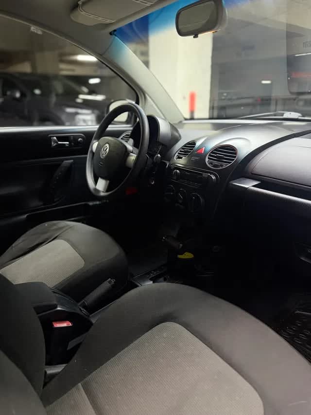 2010 Volkswagen Beetle 2.0 Aut 2.0T Negro - Miniatura 7