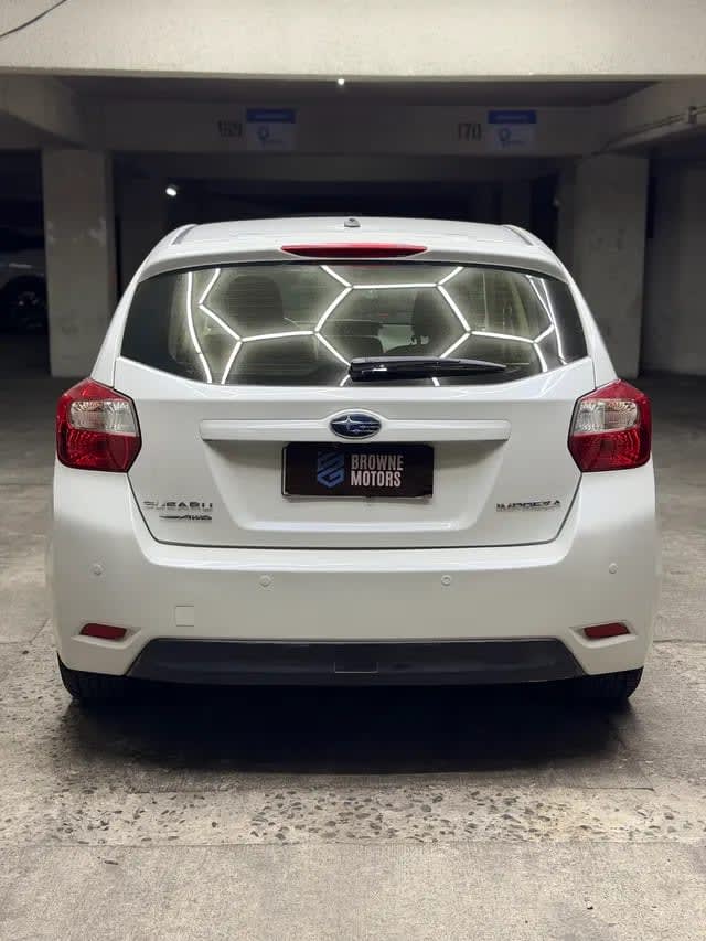 2015 Subaru Impreza Hb AWD Blanco - Miniatura 5