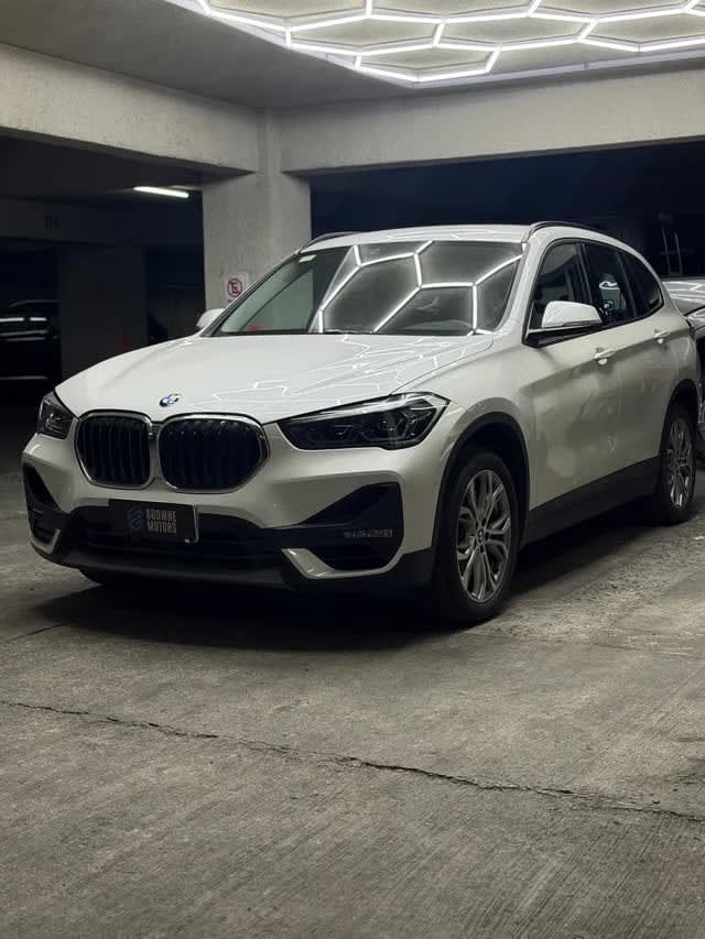 2022 BMW X1 Sdrive Dynamic 2.0 Blanco - Miniatura 3