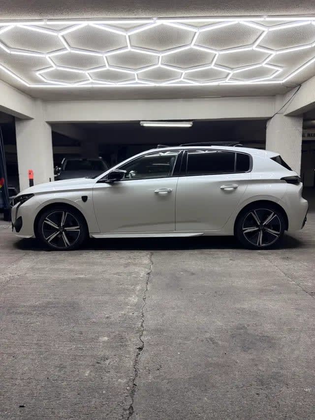 2023 Peugeot 308 GT 1.2T GT Blanco - Miniatura 4