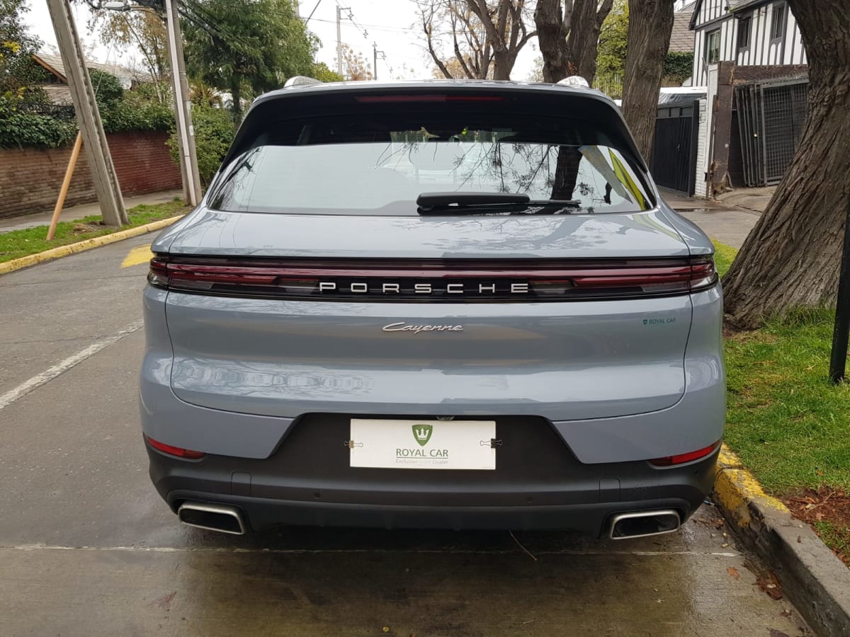 2024 Porsche Cayenne 3.0 - Miniatura 6