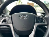 2017 Hyundai ACCENT Características - Miniatura 9