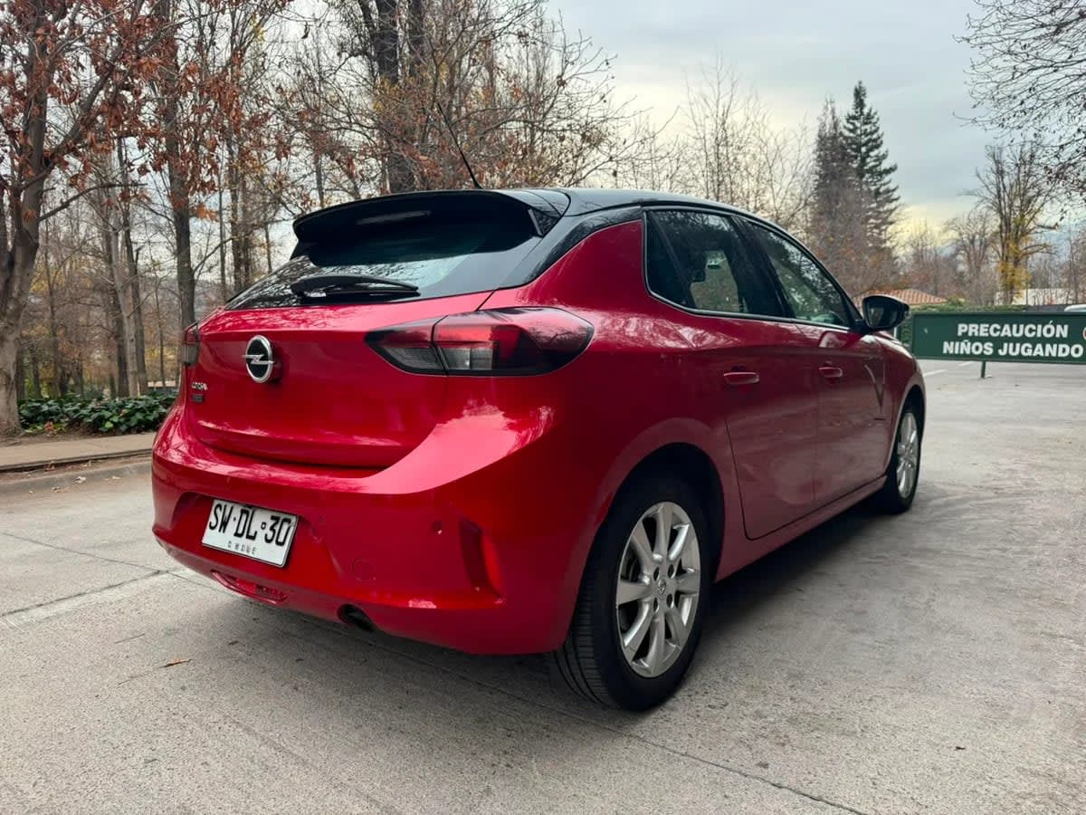2023 OPEL Corsa 1.5T EDITION 4X2 rojo con techo negro - Miniatura 8