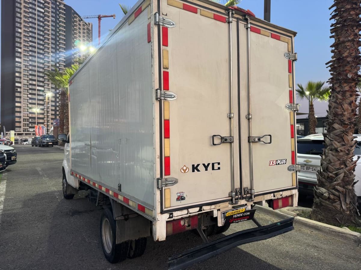 2024 KYC X5 PLUS CARGO BOX BLANCO - Miniatura 3