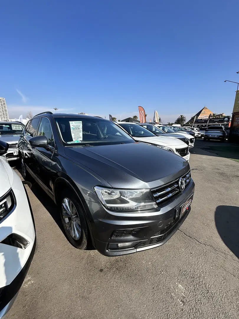 2018 Volkswagen TIGUAN Gris - Imagen 1